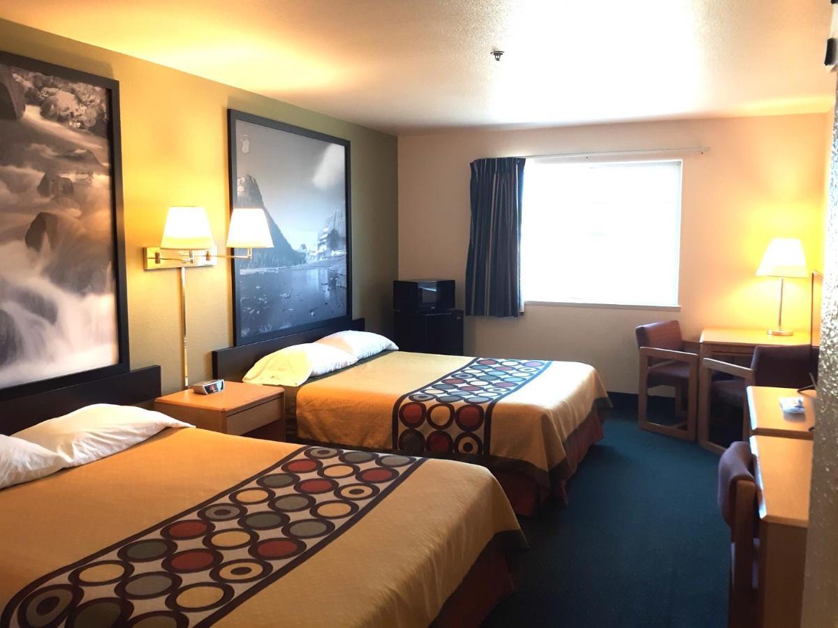 Hotel Super 8 By Wyndham Hamilton